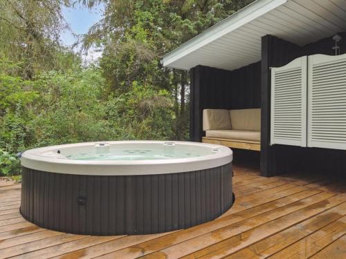 Holiday Home Adam - from the sea by Interhome in Oster Hurup