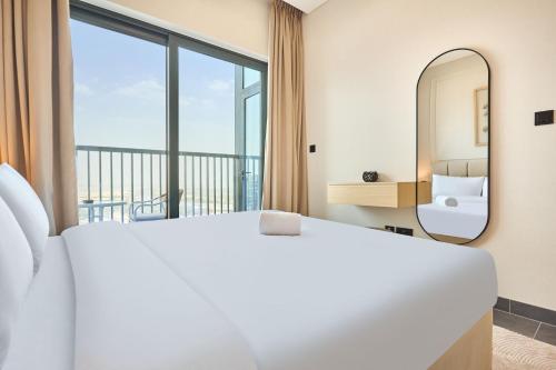 STAY BY LATINEM Luxury 1BR Holiday Home CB 1409 Near Burj Khalifa, Dubai (photo 8)