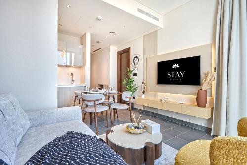 STAY BY LATINEM Luxury 1BR Holiday Home CB 1409 Near Burj Khalifa, Dubai (photo 6)