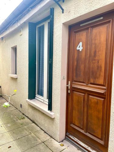 Фасада на хотела, Studio moderne Le Perreux-sur-Marne 17m² in Le Perreux-sur-Marne