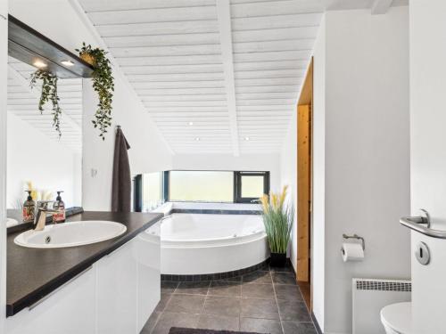 Holiday Home Auvo - 600m from the sea by Interhome in Skallerup