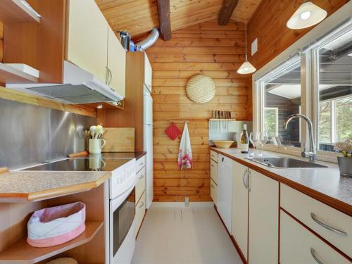 Holiday Home Tuba - 600m from the sea by Interhome in Laesoe Island