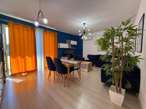 Hidden Gem, modern 2bedroom, amazing terrace-FREE PARKING-YOUR HOME AWAY FROM HOME, Tirana (photo 2)
