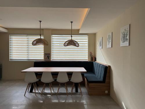 Nature & city view villa Bandung near Dago hotspot in Cimenyan