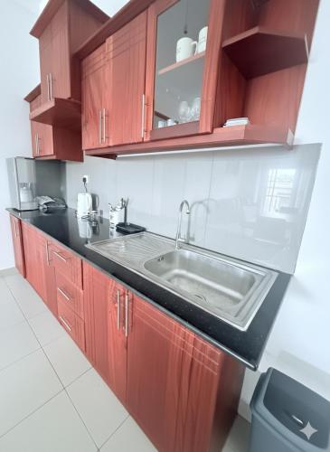 Konyha, The Clifford Suites By K&K in Polgasowita