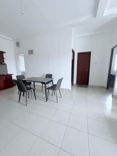 The Clifford Suites By K&K in Polgasowita