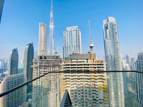 3 Bedroom Top Floor Family Apartment with Partial Burj Khalifa Views172BC-3, Дубай (фото 2)