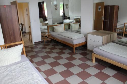 Möblierte 2-Raum Wohnung 11 in Ohrdruf - Thüringen Wald (Moblierte 2-Raum Wohnung 11 in Ohrdruf - Thuringen Wald) in كراوينكل