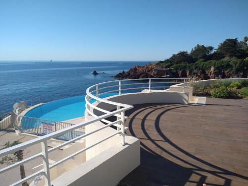 l'incanto del mare, tutto il giorno in Le Trayas Superieur