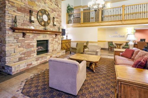 Vestíbulo, AmericInn by Wyndham Sheboygan in Sheboygan (WI)