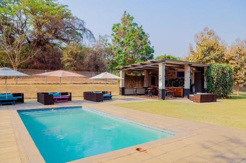 Greenwood Manor Hotel in นโดลา