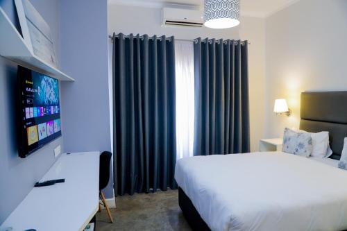 Greenwood Manor Hotel in นโดลา