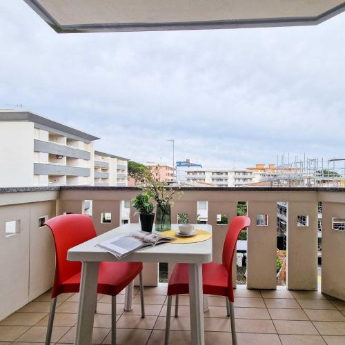 Colorful modern flat next to the beach