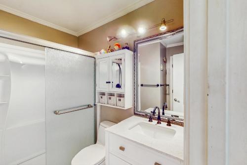 Sea Cabin 228-B - image 12