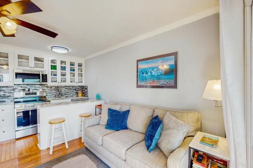 Sea Cabin 228-B - image 10