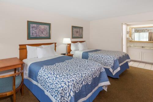 Days Inn by Wyndham Fort Myers Springs Resort