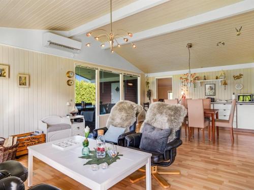 Holiday Home Galmand - from the sea by Interhome in Hals