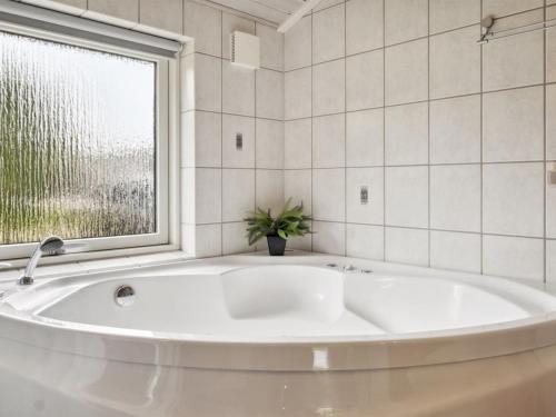 Holiday Home Eljena - 700m from the sea by Interhome in Skovby