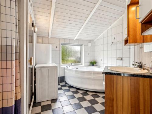 Holiday Home Eljena - 700m from the sea by Interhome in Skovby