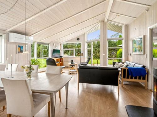 Holiday Home Eljena - 700m from the sea by Interhome in Skovby