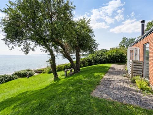 Holiday Home Bryngeir - 25m from the sea by Interhome in Knebel