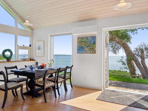 Holiday Home Bryngeir - 25m from the sea by Interhome in Knebel