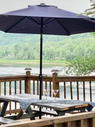 Le RustiChic Chalet in Rivière-Matawin (QC)