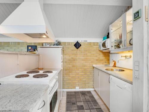 Holiday Home Hedde - 100m from the sea by Interhome in Askeby