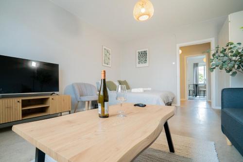 Stylish, Central Studio Close to Tram & Shops in Külváros