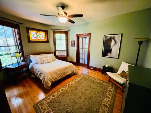 Külalistetuba, Charming 2BR in the Heart of Jamaica Plain in Jamaica Plain