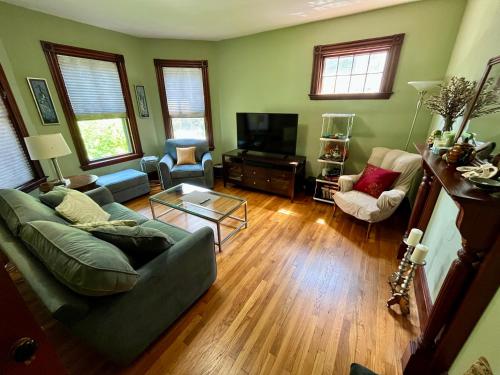 Charming 2BR in the Heart of Jamaica Plain in Jamaica Plain