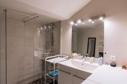Stylish 1BD Loft Canal Saint-Martin!, Paris (Foto 5)