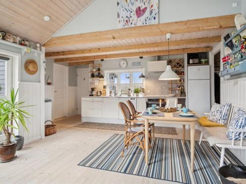 Holiday Home Aksinja - 700m from the sea by Interhome in 海爾斯明納