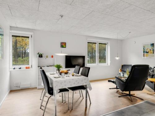 Apartment Kamp - 1km to the fjord by Interhome near No Kirke