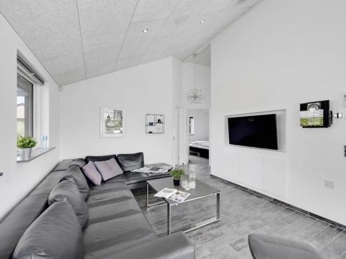 Holiday Home Billa - 450m from the sea by Interhome in Oksby