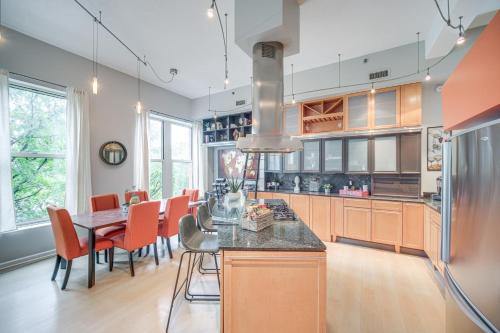 Dtwn Cleveland Loft-Style Condo: Walk to Stadiums!, Cleveland (foto 3)