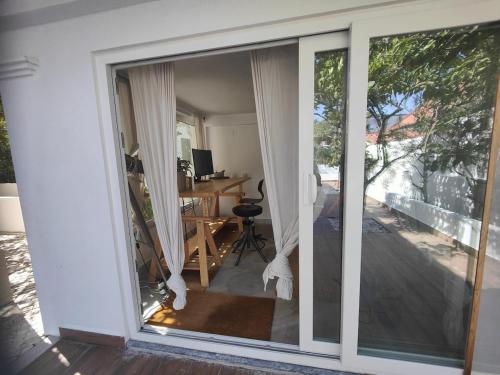 Spacious 3BR - Fireplace, garden studio and surfboards, Aroeira (fotografie 10)