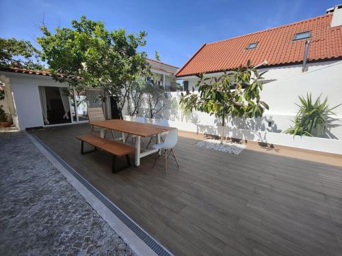 Spacious 3BR - Fireplace, garden studio and surfboards, Aroeira (fotografie 5)