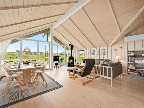 Holiday Home Märta - 250m from the sea by Interhome (Holiday Home Marta - 250m from the sea by Interhome) in เลมวิก