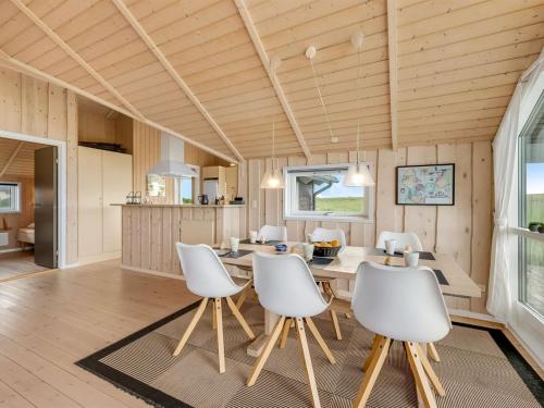 Holiday Home Märta - 250m from the sea by Interhome (Holiday Home Marta - 250m from the sea by Interhome) in เลมวิก