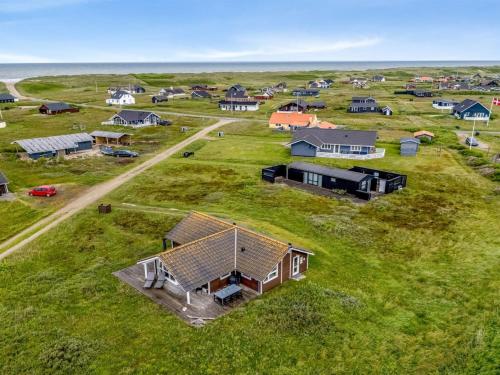 Holiday Home Märta - 250m from the sea by Interhome (Holiday Home Marta - 250m from the sea by Interhome) in เลมวิก