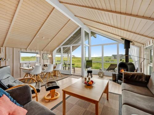 Holiday Home Märta - 250m from the sea by Interhome (Holiday Home Marta - 250m from the sea by Interhome) in เลมวิก