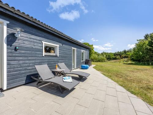 Holiday Home Hermanni - from the sea by Interhome in 哈爾斯