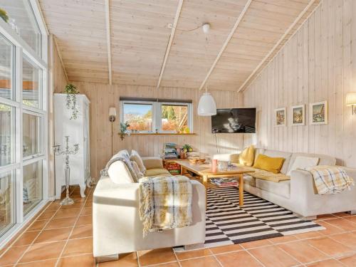 Holiday Home Wyanet - 600m from the sea by Interhome in Hovmarken
