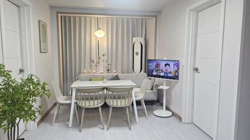 Sun & Sons House, Samgong