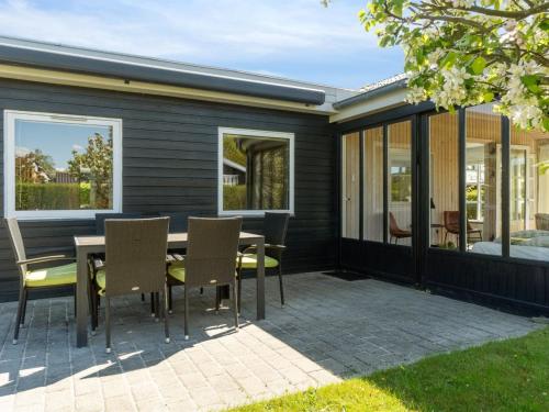 Holiday Home Nantje - 300m from the sea by Interhome in เกรนา