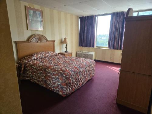 1 queen bed