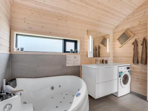 Holiday Home Edite - 900m from the sea by Interhome in Vaeggerlose