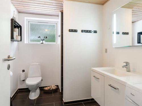 Holiday Home Bisera - from the sea by Interhome in Oster Hurup