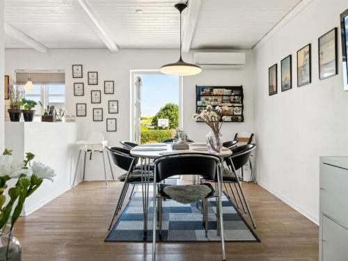 Holiday Home Mari - 150m from the sea by Interhome in Dagelokke